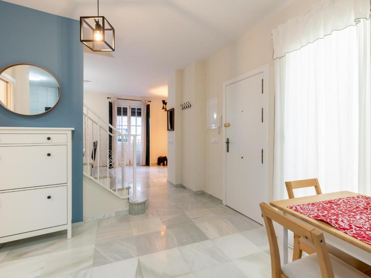 Holi-Rent Penthouse Penuelas Севилья Экстерьер фото